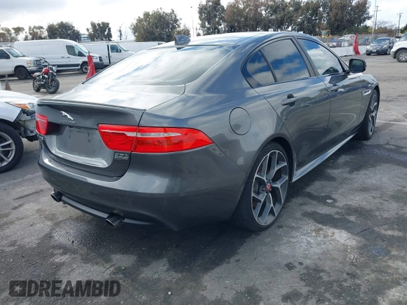 2017 Jaguar XE 35t R-Sport z VIN SAJAL4BV9HCP10649, wystawiony jako IAAI lot #41533051 z przebiegiem 59 431 mil mil oraz . Historia ofert i sprzedaży dostępna na DreamBid. Obrazek 4.