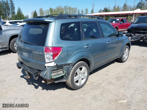 2009 Subaru Forester (Natl) X w/Premium Pkg with VIN JF2SH63649H731132, listed as a IAAI auction lot 42025359 with 124,374 mi miles. Bid and sale history available at carsss.com. Image 4.