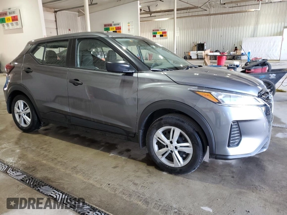 2022 Nissan Kicks S z VIN 3N1CP5BVXNL493178, wystawiony jako Copart lot #55552355 z przebiegiem 21 576 mil mil oraz Szkoda całkowita • Salvage title. Historia ofert i sprzedaży dostępna na DreamBid. Obrazek 4.
