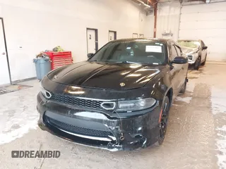 2015 Dodge Charger SXT z VIN 2C3CDXHG2FH741643, wystawiony jako IAAI lot #42321498 z przebiegiem 180 351 mil mil oraz . Historia ofert i sprzedaży dostępna na DreamBid. Obrazek 6.