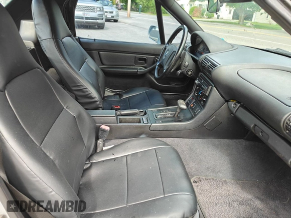 1996 BMW 3 Series Z3 1.9 z VIN 4USCH7324TLB74164, wystawiony jako Copart lot #57779285 z przebiegiem 148 850 mil mil oraz Czysty tytuł • Clean title. Historia ofert i sprzedaży dostępna na DreamBid. Obrazek 5.