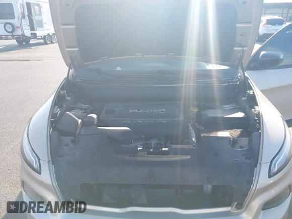 2015 Jeep Cherokee Sport с VIN 1C4PJLABXFW561115, выставлен на аукционе IAAI как лот 41969932 с пробегом 120 026 миль миль и . История ставок и продаж доступна на DreamBid. Изображение 10.