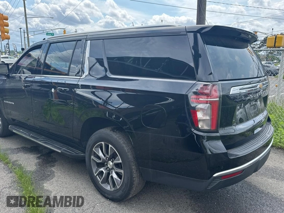 2021 Chevrolet Suburban LS with VIN 1GNSCBKD9MR480205, listed as a Copart auction lot 59422385 with 142,332 mi miles and Salvage title. Bid and sale history available at DreamBid. Image 3.