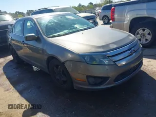 2011 Ford Fusion SE with VIN 3FAHP0HA8BR133433, listed as a IAAI auction lot 41820545 with 212,159 mi miles. Bid and sale history available at carsss.com. Image 1.
