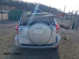 2011 Toyota RAV4 Limited с VIN 2T3DF4DVXBW127124, выставлен на аукционе IAAI как лот 41102894 с пробегом Не указан миль и . История ставок и продаж доступна на DreamBid. Изображение 16.