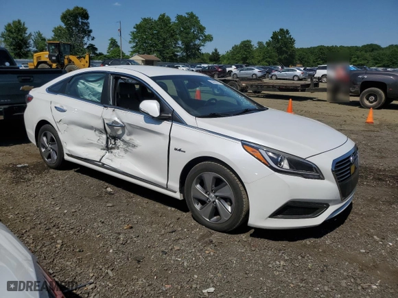 2016 Hyundai Sonata Plug-In Hybrid Limited with VIN KMHE54L28GA021402, listed as a Copart auction lot 56093514 with 101,149 mi miles and Salvage Title. Bid and sale history available at carsss.com. Image 4.