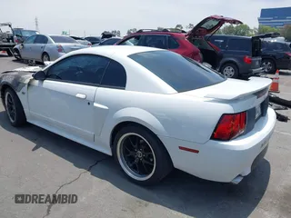 2001 Ford Mustang GT Deluxe с VIN 1FAFP42X81F139109, выставлен на аукционе IAAI как лот 42498409 с пробегом Не указан миль и . История ставок и продаж доступна на DreamBid. Изображение 3.