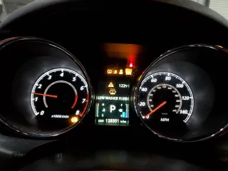 2018 Mitsubishi Outlander ES z VIN JA4AR3AU0JU018239, wystawiony jako Copart lot #50518885 z przebiegiem 128 351 mil mil oraz Szkoda całkowita • Salvage title. Historia ofert i sprzedaży dostępna na DreamBid. Obrazek 9.