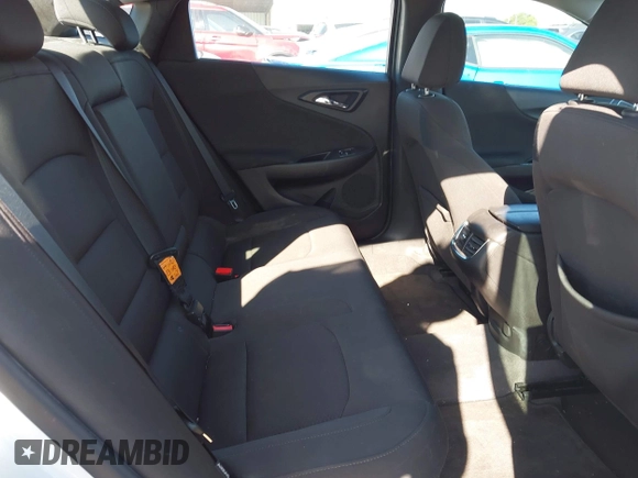 2018 Chevrolet Malibu LT z VIN 1G1ZD5ST6JF226101, wystawiony jako IAAI lot #42455355 z przebiegiem 119 081 mil mil oraz . Historia ofert i sprzedaży dostępna na DreamBid. Obrazek 8.