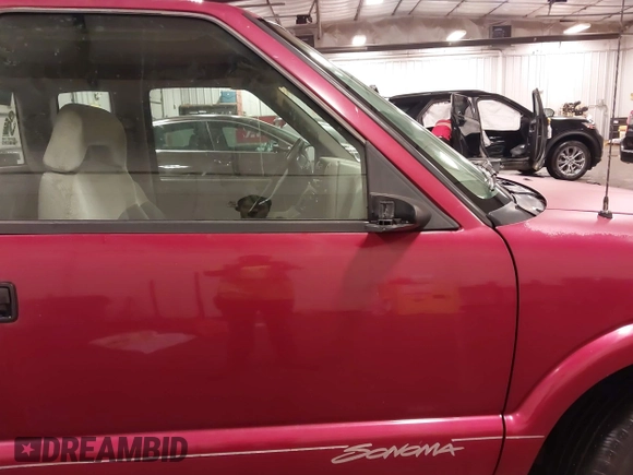 1995 GMC Sonoma z VIN 1GTCS19Z8S8530283, wystawiony jako IAAI lot #42107284 z przebiegiem 247 678 mil mil oraz . Historia ofert i sprzedaży dostępna na DreamBid. Obrazek 14.