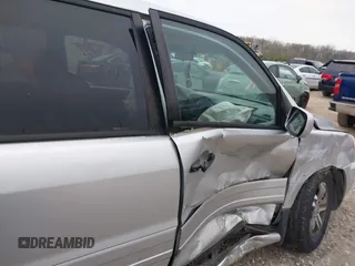 2005 Honda Pilot EX-L with RES with VIN 5FNYF186X5B062577, listed as a IAAI auction lot 42018093 with 209,321 mi miles. Bid and sale history available at carsss.com. Image 6.