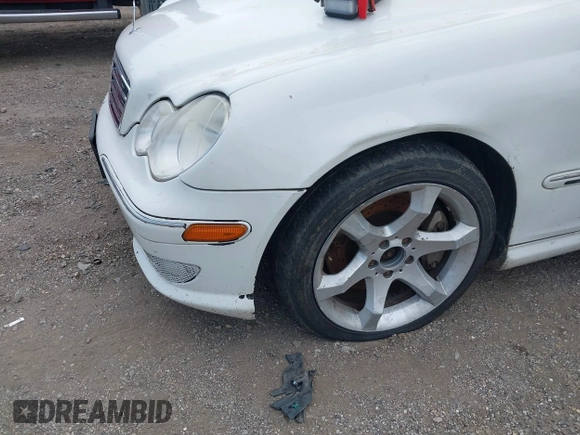 2007 Mercedes-Benz C 230 Sport with VIN WDBRF52H87F852754, listed as a IAAI auction lot 42224647 with 121,163 mi miles and . Bid and sale history available at DreamBid. Image 6.