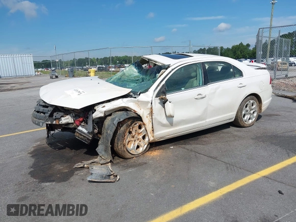 2010 Ford Fusion SE z VIN 3FAHP0HA4AR166105, wystawiony jako IAAI lot #42267814 z przebiegiem 322 392 mil mil oraz . Historia ofert i sprzedaży dostępna na DreamBid. Obrazek 2.