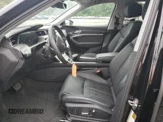 2021 Audi e-tron Prestige z VIN WA1VAAGE2MB004310, wystawiony jako Copart lot #60638165 z przebiegiem 34 576 mil mil oraz Szkoda całkowita • Salvage title. Historia ofert i sprzedaży dostępna na DreamBid. Obrazek 7.