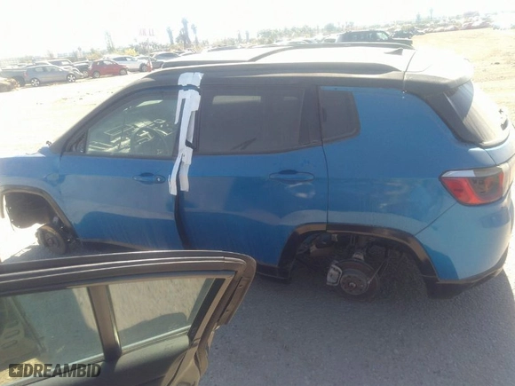 2020 Jeep Compass Latitude with VIN 3C4NJDBB7LT240954, listed as a IAAI auction lot 37092535 with 1 mi miles. Bid and sale history available at carsss.com. Image 14.