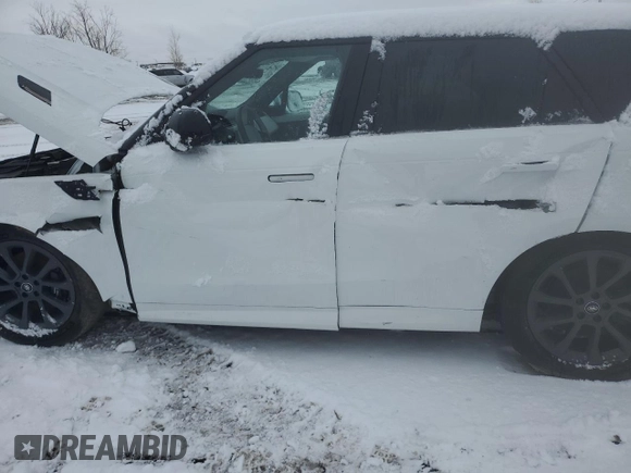 2024 Land Rover Range Rover Sport Dynamic SE z VIN SAL1L9FUXRA167587, wystawiony jako Copart lot #50712295 z przebiegiem Nie podano mil oraz Nie do naprawy • Non repairable. Historia ofert i sprzedaży dostępna na DreamBid. Obrazek 10.