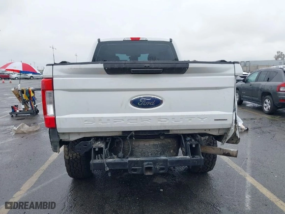 2019 Ford Super Duty F-250 SRW XL with VIN 1FT7W2B63KED13298, listed as a IAAI auction lot 41802818 with 134,741 mi miles. Bid and sale history available at carsss.com. Image 16.