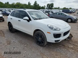 2017 Porsche Cayenne z VIN WP1AA2A22HKA92370, wystawiony jako Copart lot #61361295 z przebiegiem 86 204 mil mil oraz Szkoda całkowita • Salvage title. Historia ofert i sprzedaży dostępna na DreamBid. Obrazek 4.