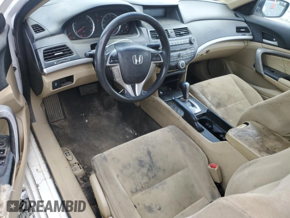 2012 Honda Accord EX z VIN 1HGCS1B70CA022135, wystawiony jako Copart lot #56799685 z przebiegiem 261 083 mil mil oraz Czysty tytuł • Clean title. Historia ofert i sprzedaży dostępna na DreamBid. Obrazek 8.