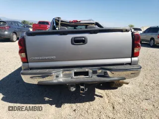 2006 Chevrolet Silverado SS z VIN 2GCEC19N261117884, wystawiony jako Copart lot #70653254 z przebiegiem 96 213 mil mil oraz Nie do naprawy. Historia ofert i sprzedaży dostępna na DreamBid. Obrazek 6.
