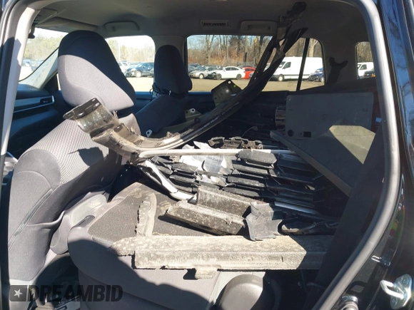 2021 Toyota Highlander L with VIN 5TDCZRBH8MS070150, listed as a IAAI auction lot 41642207 with 32,791 mi miles and . Bid and sale history available at DreamBid. Image 8.