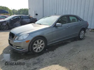 2013 Mercedes-Benz E 350 Luxury with VIN WDDHF8JB1DA685406, listed as a Copart auction lot 60195845 with 126,140 mi miles and Salvage title. Bid and sale history available at DreamBid. Image 1.