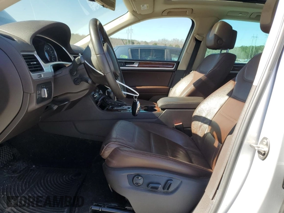 2011 Volkswagen Touareg Sport with VIN WVGFF9BPXBD000778, listed as a Copart auction lot 48529305 with 84,013 mi miles and Non Repairable. Bid and sale history available at DreamBid. Image 7.
