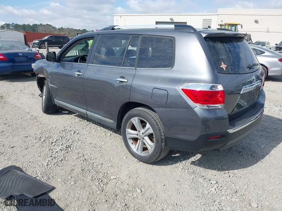 2013 Toyota Highlander Limited with VIN 5TDYK3EH3DS134775, listed as a IAAI auction lot 41785006 with 91,891 mi miles. Bid and sale history available at carsss.com. Image 3.