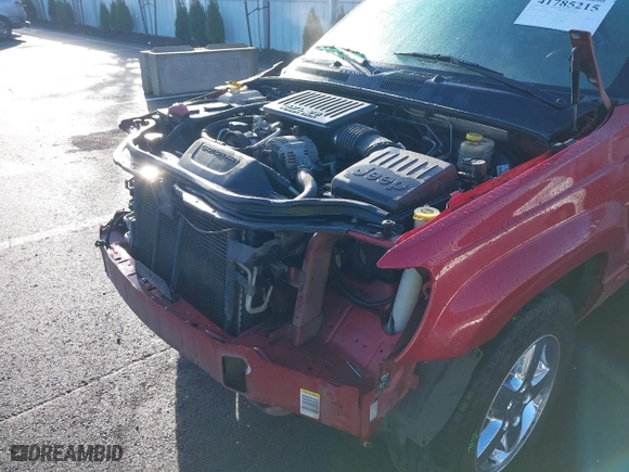 2004 Jeep Grand Cherokee Limited with VIN 1J8GW58N64C329504, listed as a IAAI auction lot 41785215 with 124,952 mi miles. Bid and sale history available at carsss.com. Image 14.