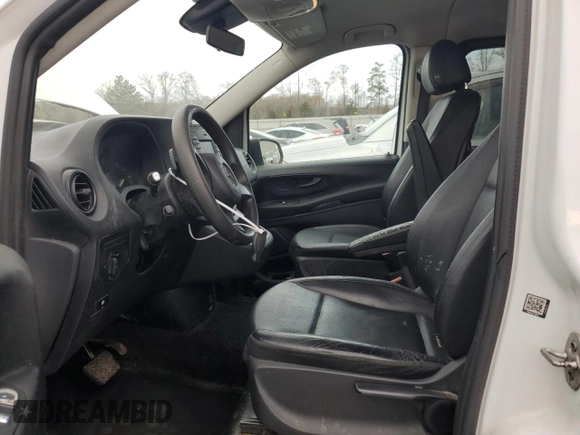 2018 Mercedes-Benz Metris Passenger z VIN WD4PG2EE0J3357078, wystawiony jako Copart lot #50018905 z przebiegiem 154 621 mil mil oraz Czysty tytuł • Clean title. Historia ofert i sprzedaży dostępna na DreamBid. Obrazek 7.