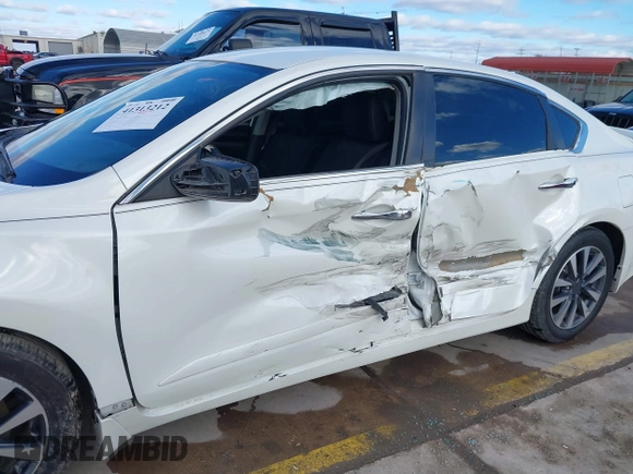 2017 Nissan Altima SV z VIN 1N4AL3AP2HC219101, wystawiony jako IAAI lot #41313212 z przebiegiem 98 092 mil mil oraz . Historia ofert i sprzedaży dostępna na DreamBid. Obrazek 6.