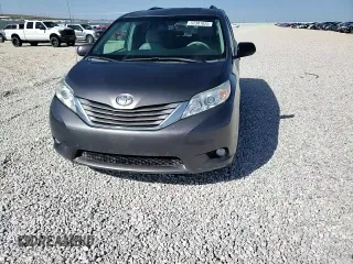 2012 Toyota Sienna XLE z VIN 5TDDK3DC8CS046677, wystawiony jako Copart lot #52381025 z przebiegiem 144 054 mil mil oraz Czysty tytuł • Clean title. Historia ofert i sprzedaży dostępna na DreamBid. Obrazek 15.