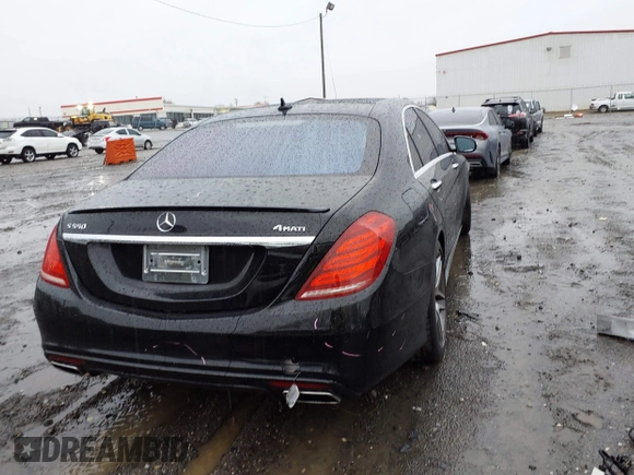 2015 Mercedes-Benz S 550 z VIN WDDUG8FB4FA084000, wystawiony jako IAAI lot #41756974 z przebiegiem 118 000 mil mil oraz . Historia ofert i sprzedaży dostępna na DreamBid. Obrazek 16.