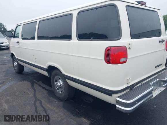 2000 Dodge Passenger z VIN 2B5WB35Z3YK120889, wystawiony jako IAAI lot #42363655 z przebiegiem Nie podano mil oraz . Historia ofert i sprzedaży dostępna na DreamBid. Obrazek 3.