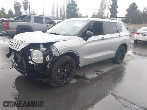 2022 Mitsubishi Outlander SE z VIN JA4J3UA87NZ059213, wystawiony jako IAAI lot #41723525 z przebiegiem 41 610 mil mil oraz . Historia ofert i sprzedaży dostępna na DreamBid. Obrazek 2.