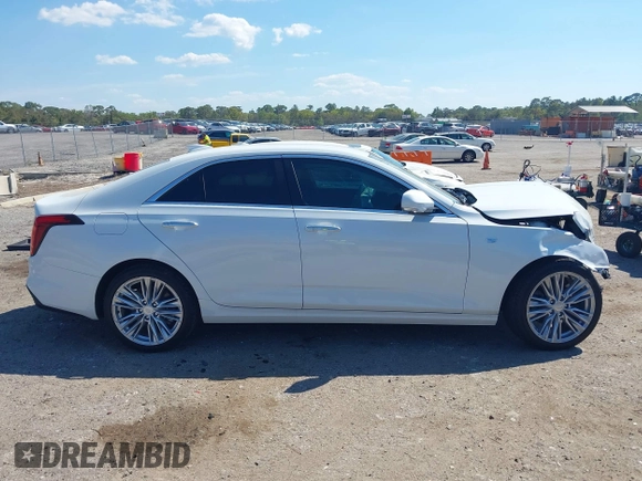 2025 Cadillac CT4 Premium Luxury z VIN 1G6DB5RK4S0116692, wystawiony jako IAAI lot #41908381 z przebiegiem 79 mil mil oraz . Historia ofert i sprzedaży dostępna na DreamBid. Obrazek 14.