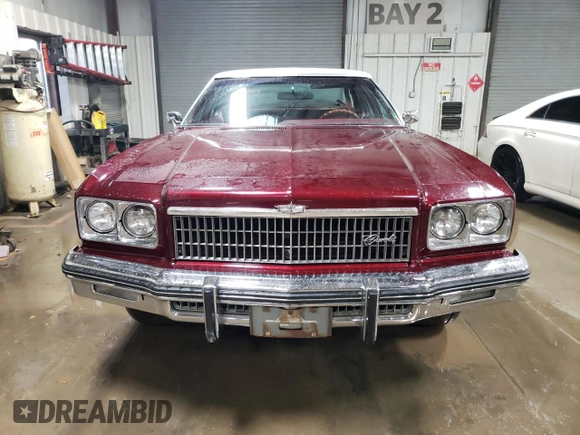 1975 Chevrolet Caprice z VIN 1N69H5J105888, wystawiony jako Copart lot #80681774 z przebiegiem 79 198 mil mil oraz Szkoda całkowita • Salvage title. Historia ofert i sprzedaży dostępna na DreamBid. Obrazek 5.