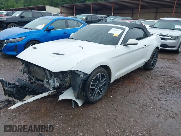2018 Ford Mustang EcoBoost Premium z VIN 1FATP8UH9J5109820, wystawiony jako IAAI lot #42364587 z przebiegiem 118 640 mil mil oraz . Historia ofert i sprzedaży dostępna na DreamBid. Obrazek 17.