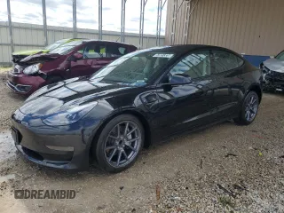 2022 Tesla Model 3 z VIN 5YJ3E1EA6NF287553, wystawiony jako Copart lot #57831325 z przebiegiem 131 113 mil mil oraz Czysty tytuł • Clean title. Historia ofert i sprzedaży dostępna na DreamBid. Obrazek 1.
