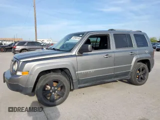 2013 Jeep Patriot Latitude with VIN 1C4NJPFB2DD174736, listed as a Copart auction lot 50946145 with 210,296 mi miles and Clean Title. Bid and sale history available at carsss.com. Image 1.