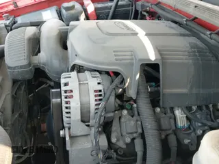 2008 Chevrolet Silverado 1500 1LT z VIN 2GCEK19J481295735, wystawiony jako IAAI lot #42476977 z przebiegiem 165 670 mil mil oraz . Historia ofert i sprzedaży dostępna na DreamBid. Obrazek 20.