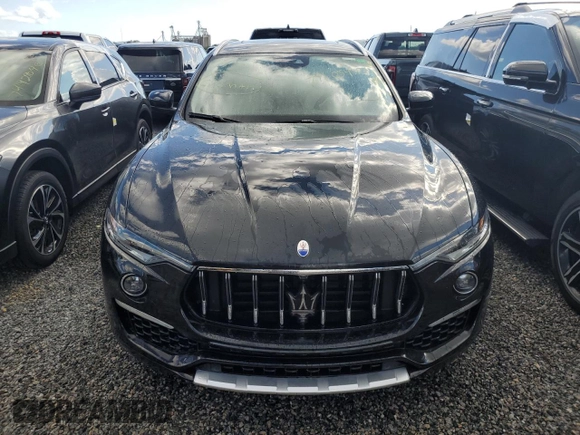 2021 Maserati Levante GranLusso with VIN ZN661XUL9MX372940, listed as a Copart auction lot 74105444 with 0 mi miles and Salvage Title. Bid and sale history available at carsss.com. Image 5.
