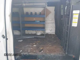 2013 Ford Econoline Cargo Commercial z VIN 1FTNE1EW2DDA04169, wystawiony jako IAAI lot #42110332 z przebiegiem 65 551 mil mil oraz . Historia ofert i sprzedaży dostępna na DreamBid. Obrazek 8.