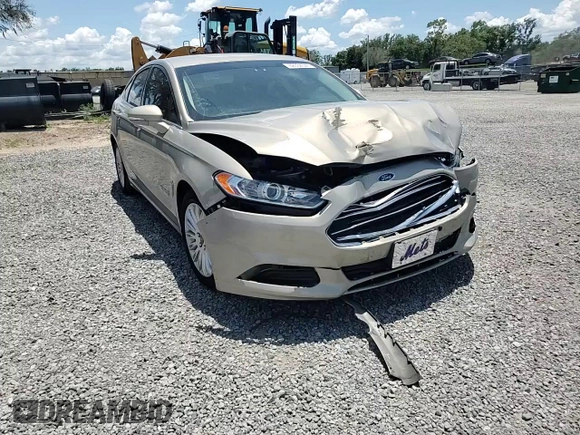 2015 Ford Fusion SE Hybrid z VIN 3FA6P0LU7FR102723, wystawiony jako Copart lot #62334345 z przebiegiem 136 341 mil mil oraz Nie do naprawy • Non repairable. Historia ofert i sprzedaży dostępna na DreamBid. Obrazek 13.