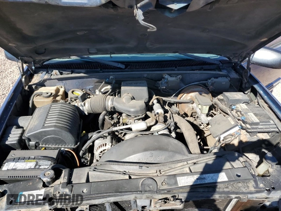 2000 Chevrolet Tahoe Z71 with VIN 1GNEK13R7YR152646, listed as a Copart auction lot 79464414 with 199,966 mi miles and Salvage title. Bid and sale history available at DreamBid. Image 11.
