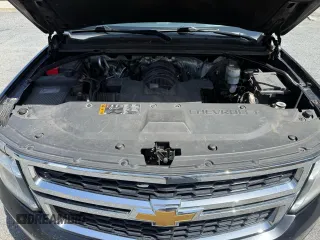 2017 Chevrolet Suburban LT with VIN 1GNSKHKC6HR17735, listed as a Copart auction lot 55303635 with 257,376 mi miles and Clean Title. Bid and sale history available at carsss.com. Image 7.