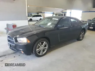 2013 Dodge Charger SXT z VIN 2C3CDXJG4DH555772, wystawiony jako Copart lot #56663815 z przebiegiem 218 575 mil mil oraz Tytuł czysty. Historia ofert i sprzedaży dostępna na DreamBid. Obrazek 1.