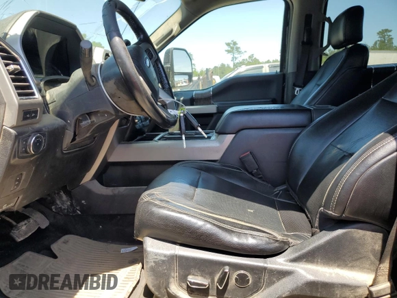 2018 Ford F-250 XL z VIN 1FT7W2BT8JEB87346, wystawiony jako Copart lot #53760595 z przebiegiem 258 575 mil mil oraz Czysty tytuł • Clean title. Historia ofert i sprzedaży dostępna na DreamBid. Obrazek 7.