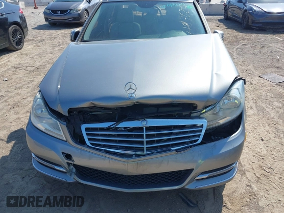 2012 Mercedes-Benz C 300 Sport с VIN WDDGF8BB9CR197914, выставлен на аукционе IAAI как лот 42187624 с пробегом 121 196 миль миль и . История ставок и продаж доступна на DreamBid. Изображение 6.