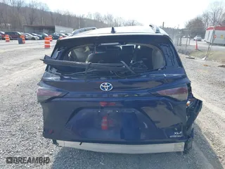 2024 Toyota Sienna XLE with VIN 5TDYRKEC3RS190250, listed as a IAAI auction lot 41900029 with 1 mi miles. Bid and sale history available at carsss.com. Image 16.